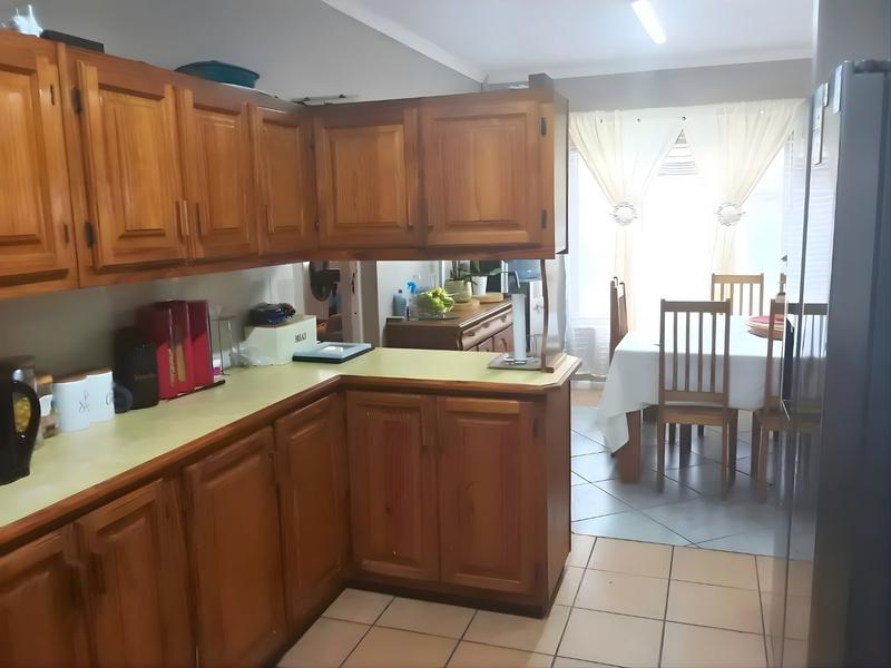 3 Bedroom Property for Sale in Heiderand Western Cape